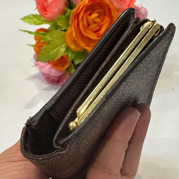 Authentic Louis Vuitton Damier Ebene Kisslock  Wallet - Picture 4 of 11
